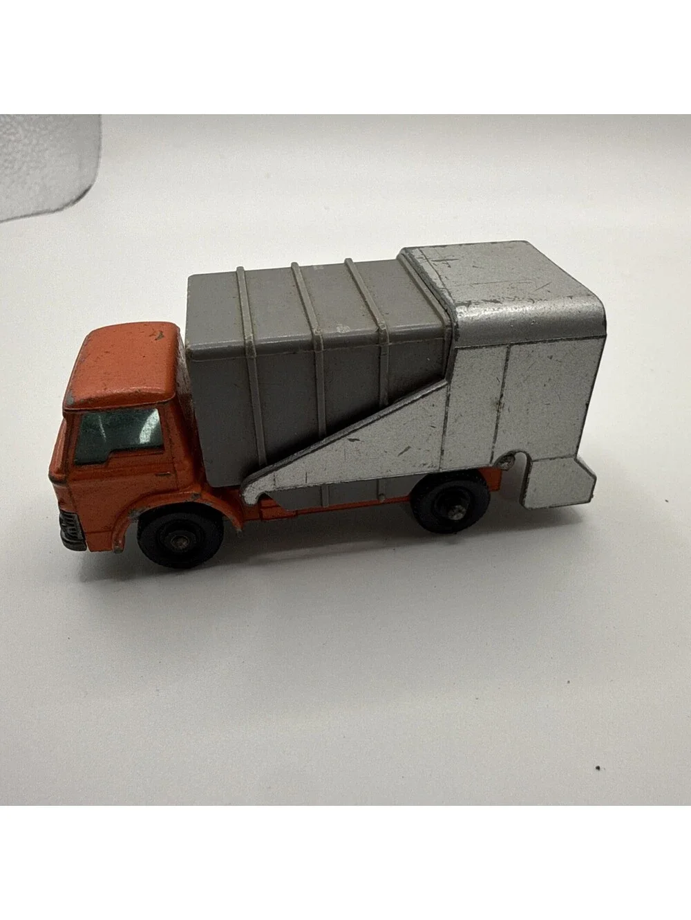 MATCHBOX LESNEY #7 REFUSE TRUCK